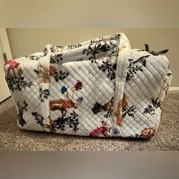 NWOT Vera Bradley Large Duffle Bag in Winter Fleece - Picture 5 of 8